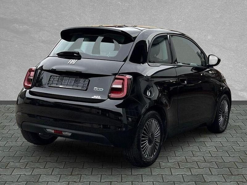 Gebraucht Fiat 500e Icon 69 kW (95 PS) 2023 Onyx schwarz Kleinwagen