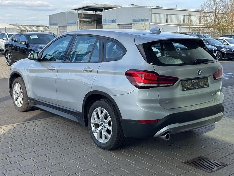 Gebraucht BMW X1 Advantage 140 PS (102 kW) 2020 Glaciersilber metallic SUV