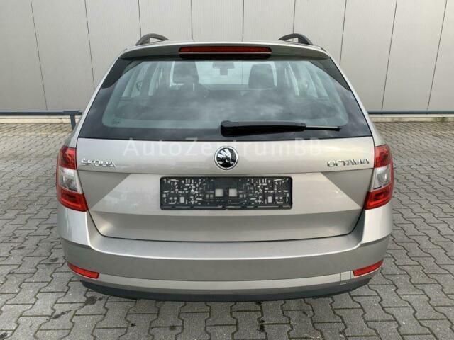 Gebraucht Skoda Octavia Active 86 PS (63 kW) 2018 Beige metallic Kombi