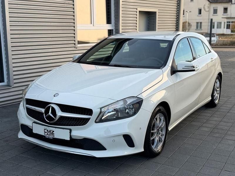 Gebraucht Mercedes A180 109 PS (80 kW) 2016 Weiß Limousine