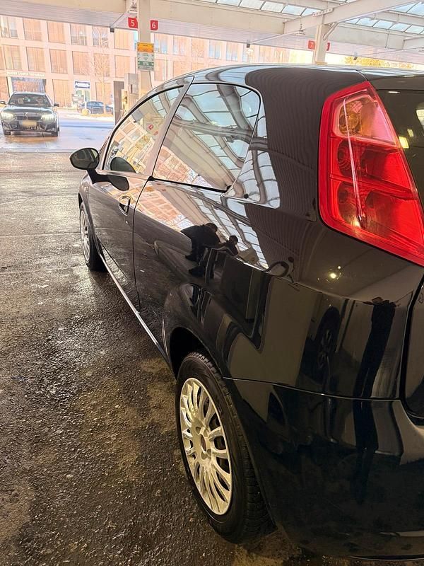 Gebraucht Fiat Punto 79 PS (58 kW) 2009 Blau Kleinwagen