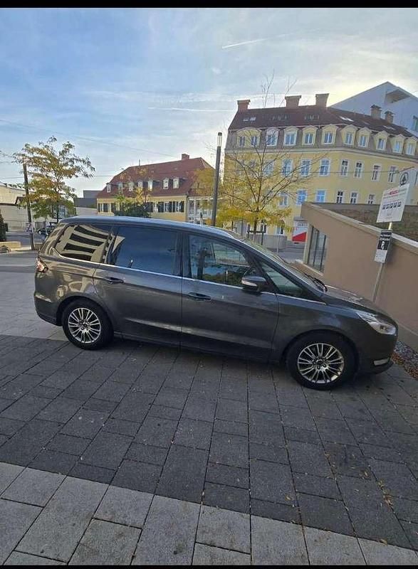 Gebraucht Ford Galaxy Titanium 150 PS (110 kW) 2016 Grau Van / Kleinbus