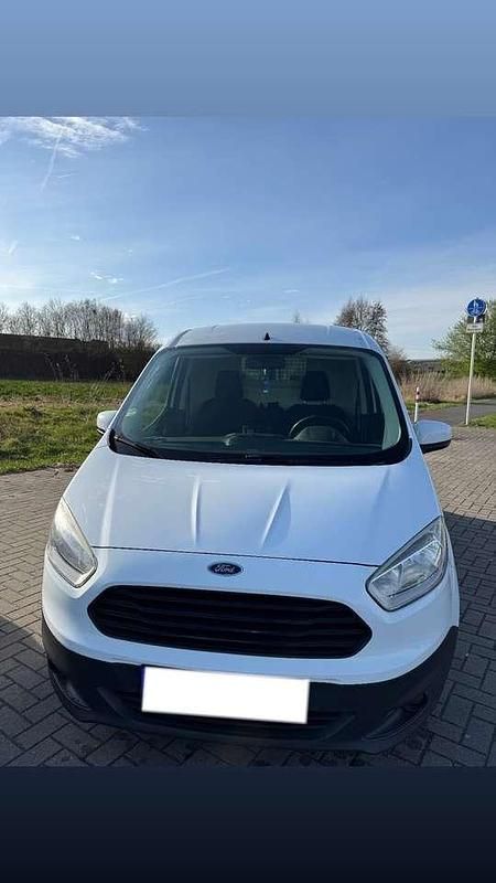 Weiß Gebraucht 2014 Ford Courier Van / Kleinbus | 5.000 € - Bild 1/4