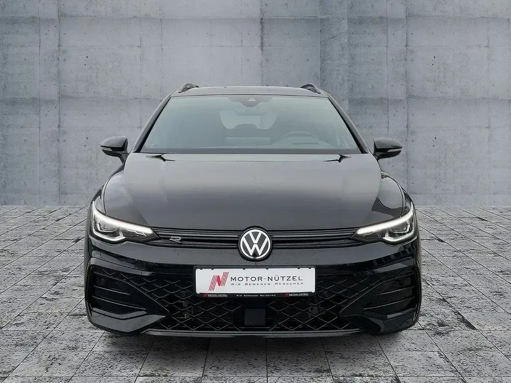 Gebraucht VW Golf VIII R-line 150 PS (110 kW) 2024 Grenadillschwarz metallic Kombi