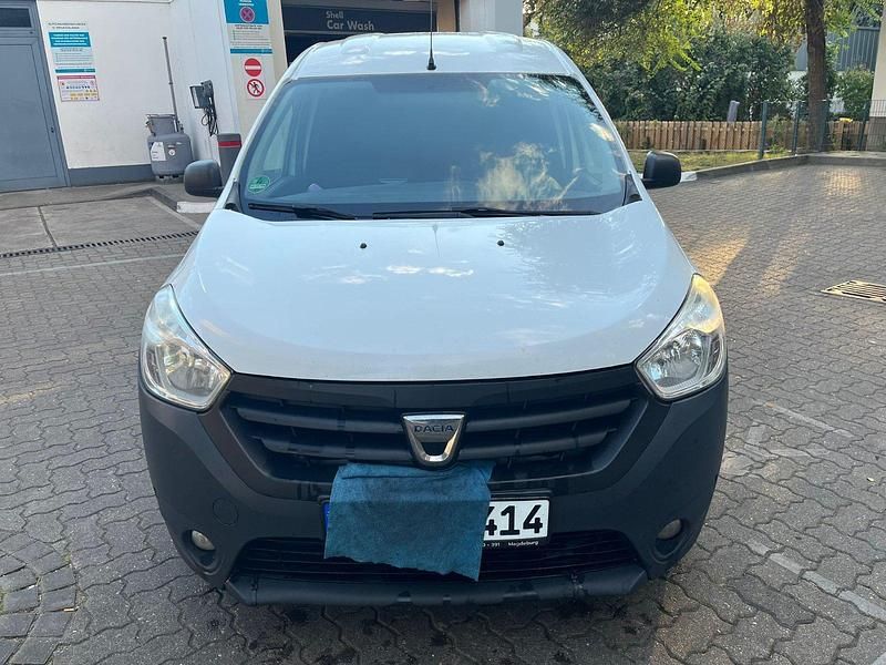 Weiß Gebraucht 2016 Dacia Dokker Van | 3.200 € (Fairer Preis) - Bild 1/4