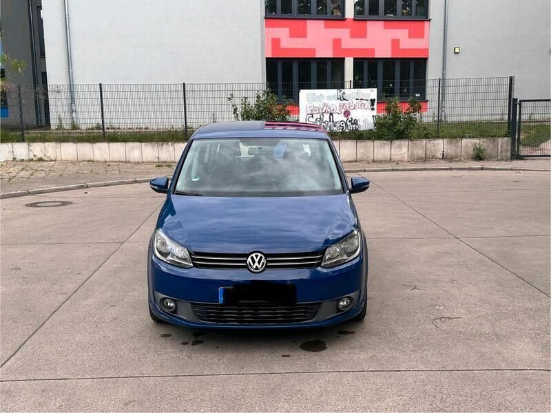 Blau Gebraucht 2010 VW Touran Van / Kleinbus | 5.250 € (Guter Preis) - Bild 1/4