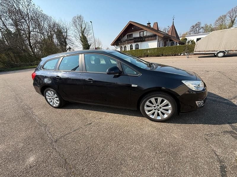 Gebraucht Opel Astra 120 PS (88 kW) 2011 Schwarz Kombi