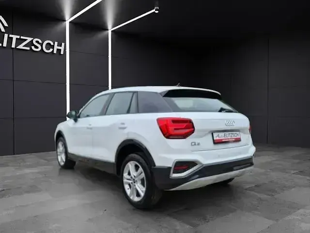 Używany Audi Q2 Advanced 150 KM (110 kW) 2025 Biały SUV