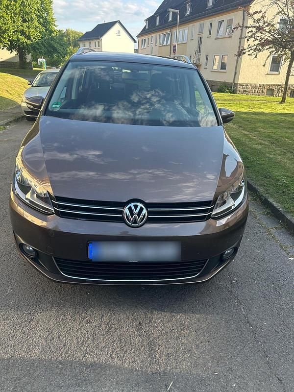 Braun Gebraucht 2014 VW Touran Van / Kleinbus | 7.000 € (Fairer Preis) - Bild 1/4