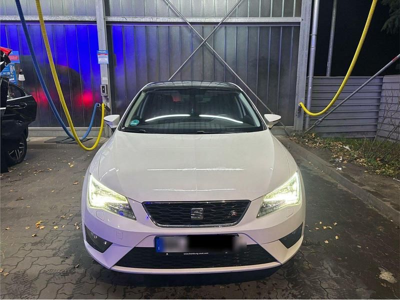 Weiß Gebraucht 2016 Seat Leon FR Limousine | 14.750 € (Fairer Preis) - Bild 1/4