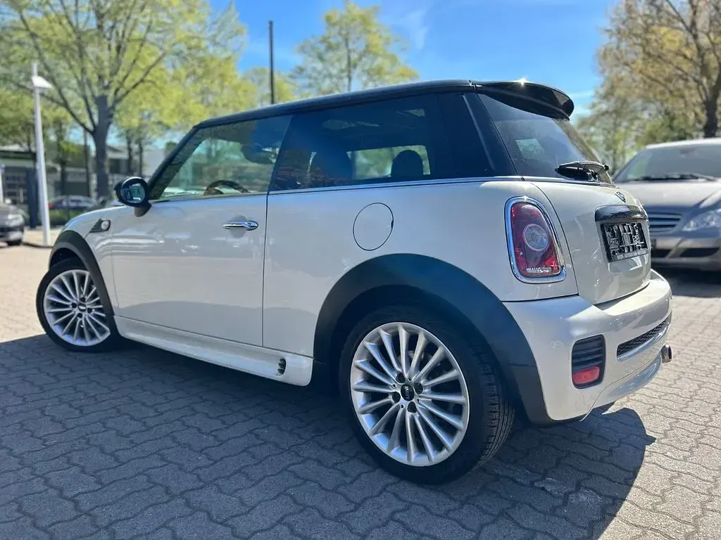 Käytetty Mini Cooper S 120 HP (88 kW) 2007 Valkoinen Viistoperä