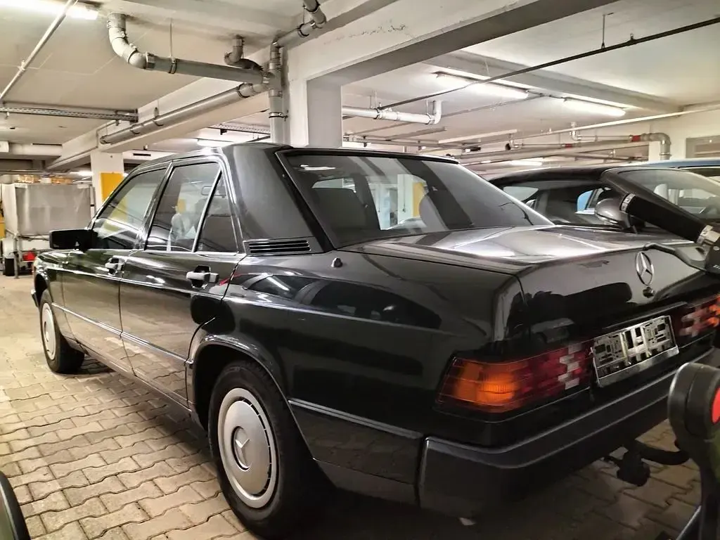 Gebraucht Mercedes 190 72 PS (52 kW) 1984 Grün Limousine