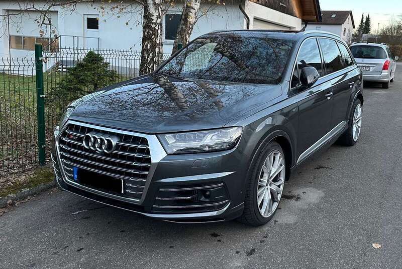 Grau Gebraucht 2018 Audi SQ7 Comfort SUV | 35.250 € (Guter Preis) - Bild 1/4