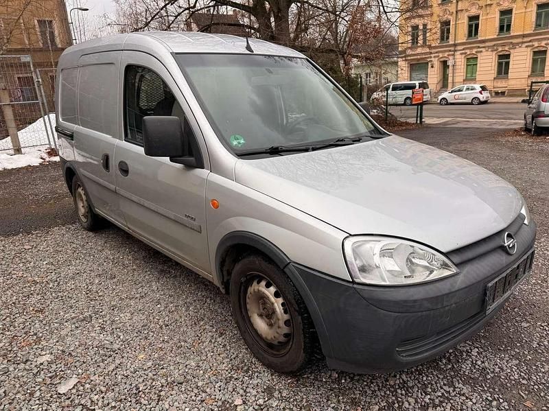 Gebraucht Opel Combo Comfort 87 PS (63 kW) 2002 Silber Van / Kleinbus