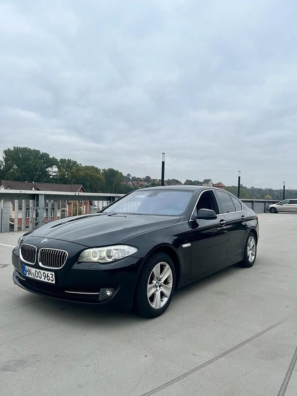 Schwarz Gebraucht 2013 BMW 525 Limousine | 12.799 € (Fairer Preis) - Bild 1/4
