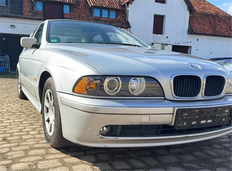 Gebraucht BMW 520 Basis 170 PS (125 kW) 2001 Silber Limousine