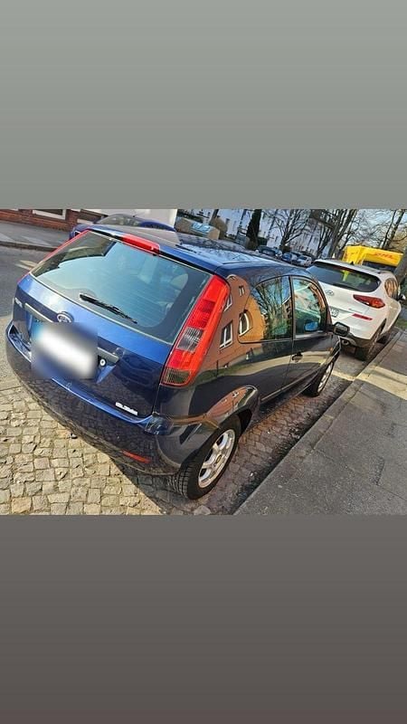 Gebraucht Ford Fiesta 101 PS (74 kW) 2005 Blau Kleinwagen