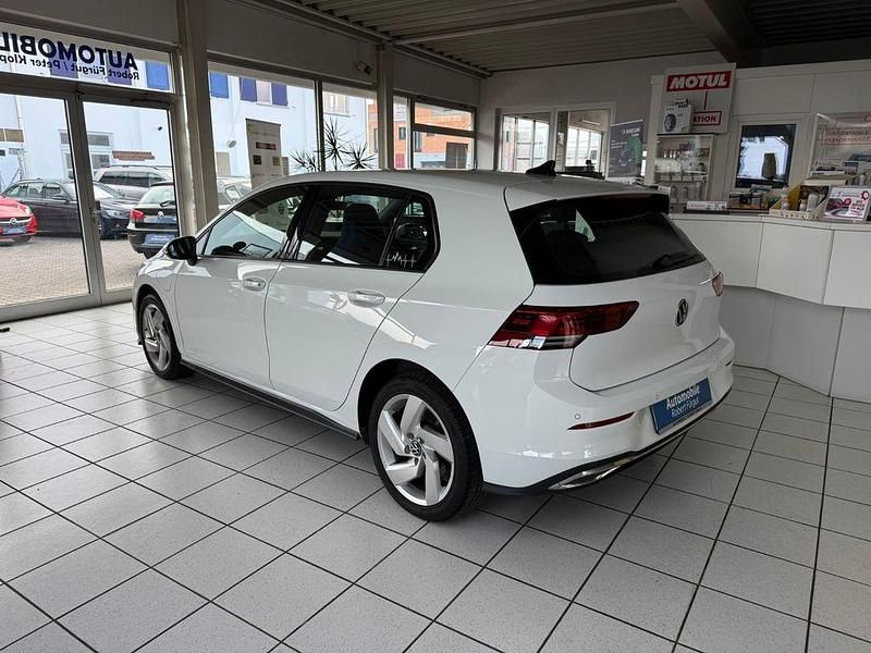 Gebraucht VW Golf VIII GTE 150 PS (110 kW) 2022 Weiß Limousine
