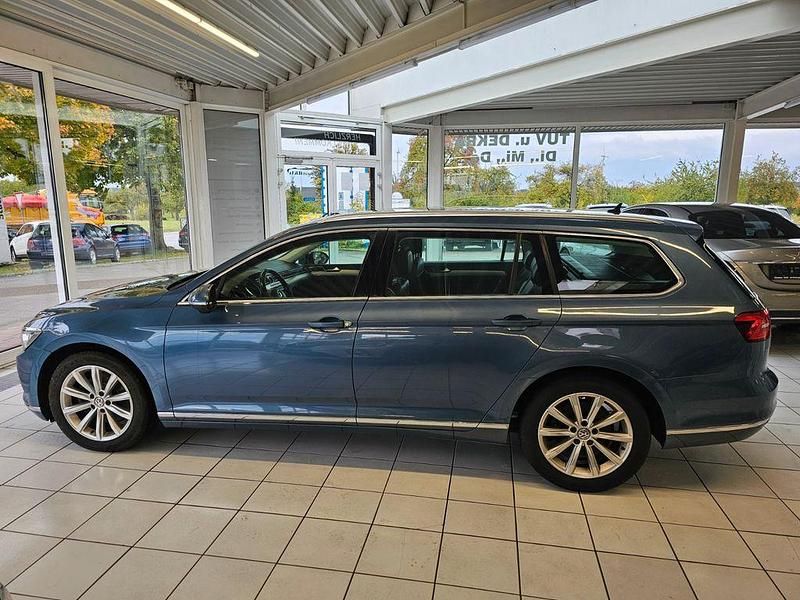 Gebraucht VW Passat Highline 150 PS (110 kW) 2016 Blau Kombi