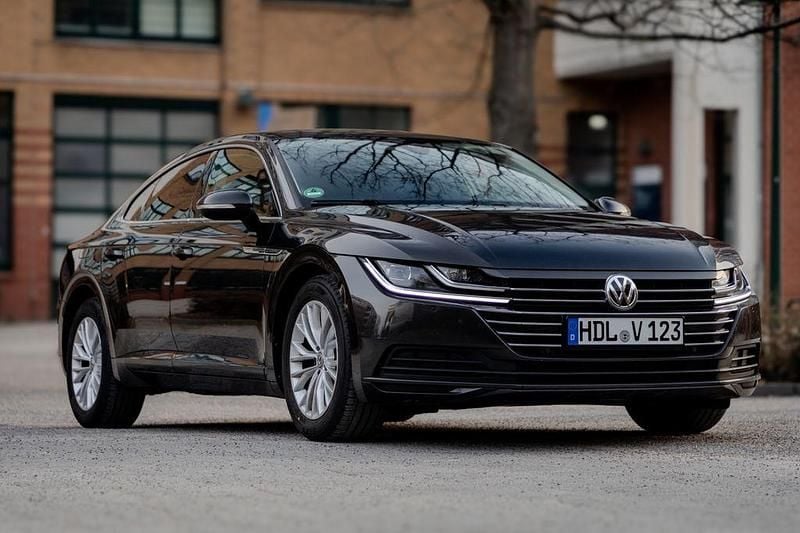 Gebraucht VW Arteon 150 PS (110 kW) 2018 Grau Kleinwagen