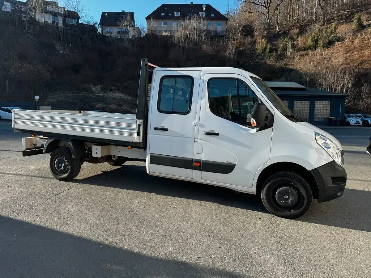 Używany Renault Master 130 KM (95 kW) 2019 Biały Sedan/Limuzyna