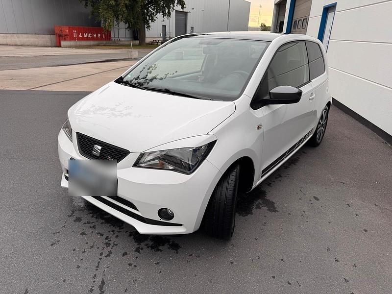 Weiß Gebraucht 2018 Seat Mii FR-Line Kleinwagen | 5.795 € (Guter Preis) - Bild 1/4