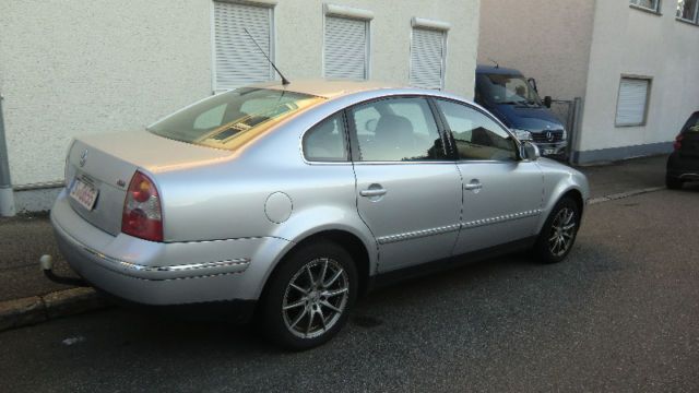 Gebraucht VW Passat Highline 131 PS (96 kW) 2004 Silber metallic Limousine