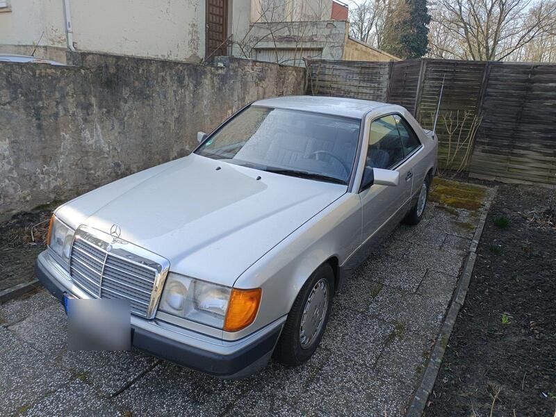 Silber Gebraucht 1991 Mercedes E300 Coupé | 11.300 € - Bild 1/4