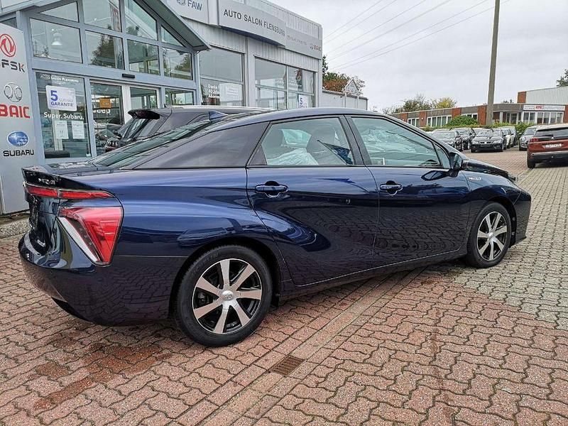 Gebraucht Toyota Mirai 154 PS (113 kW) 2017 Blau Limousine