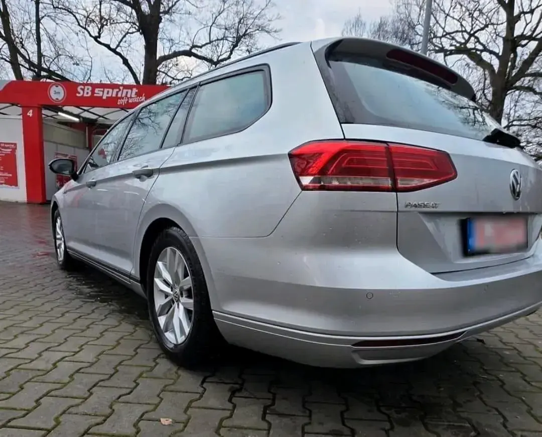 Gebraucht VW Passat 120 PS (88 kW) 2017 Silber Kombi