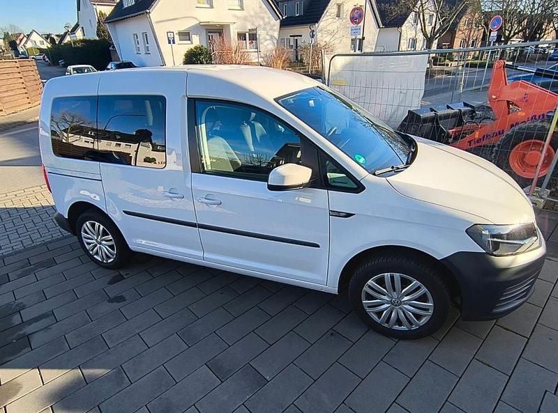 Gebraucht VW Caddy Trendline 125 PS (91 kW) 2017 Weiß Van / Kleinbus