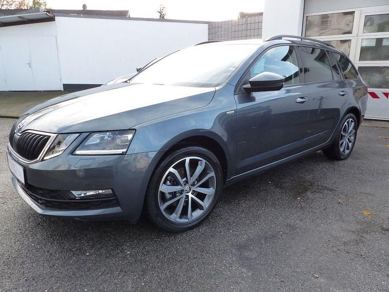 Grau Gebraucht 2020 Skoda Octavia Soleil Kombi | 18.950 € (Superpreis) - Bild 1/4