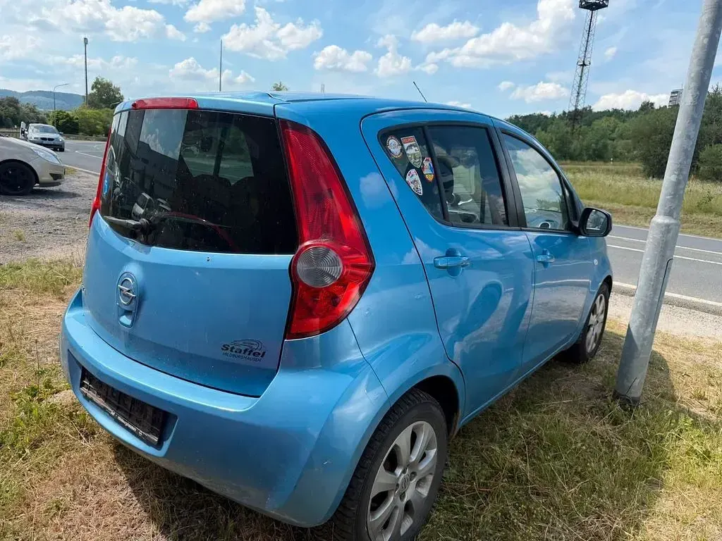Gebraucht Opel Agila 86 PS (63 kW) 2008 Blau Kleinwagen