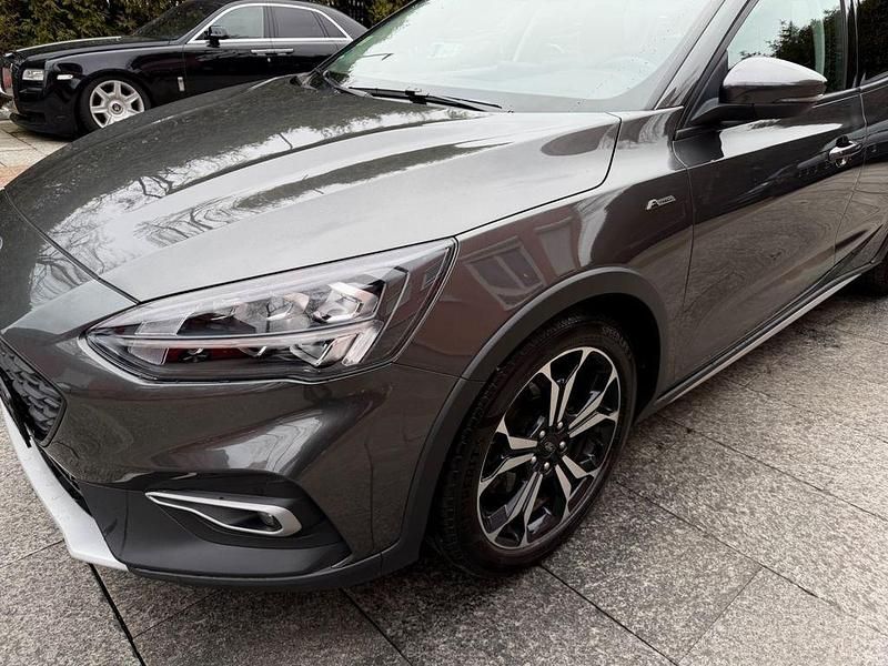 Gebraucht Ford Focus Active X 150 PS (110 kW) 2021 Grau Limousine