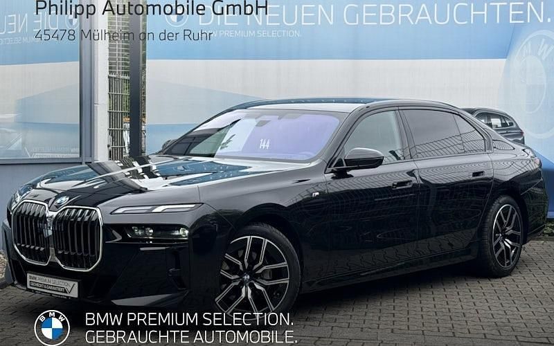 Gebraucht BMW 740 M Sport 299 PS (219 kW) 2024 Black sapphire Limousine