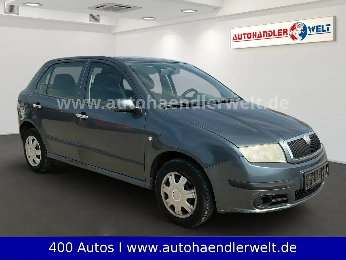 Używany Skoda Fabia 75 KM (55 kW) 2007 Szary Sedan/Limuzyna