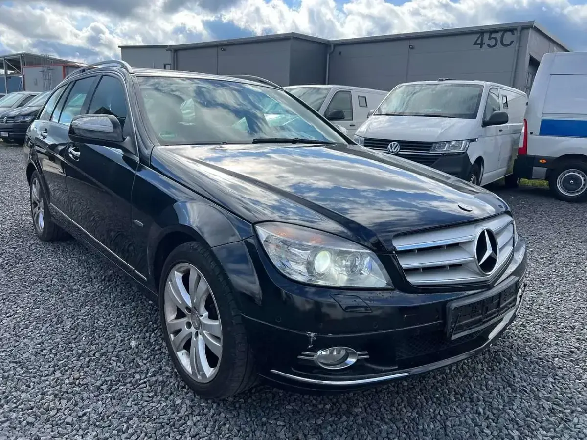Gebraucht Mercedes C220 Avantgarde 170 PS (125 kW) 2008 Obsidianschwarz  metalliclack Kombi