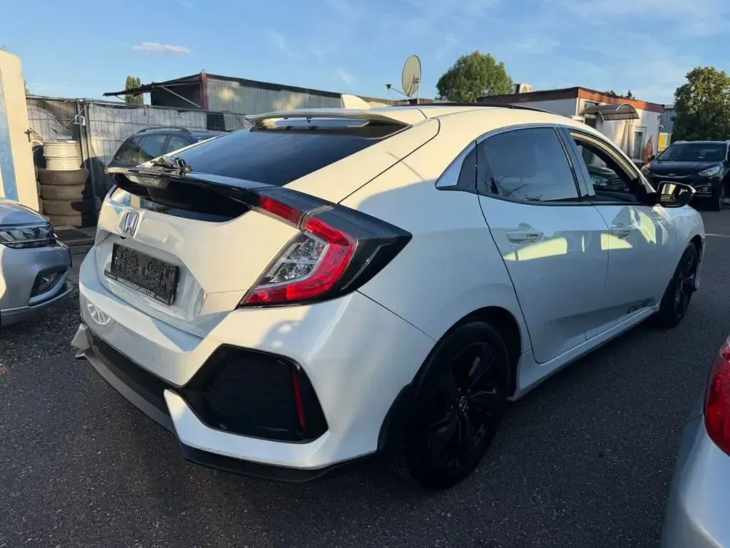 Gebraucht Honda Civic Executive 129 PS (94 kW) 2017 Weiß Limousine