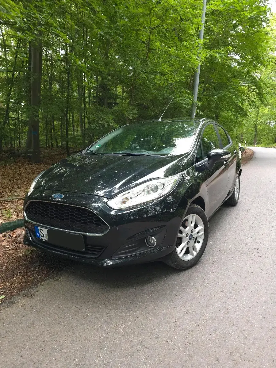 Gebraucht Ford Fiesta SYNC Edition 80 PS (58 kW) 2016 Schwarz Kleinwagen