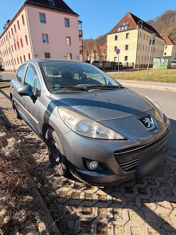 Gebraucht Peugeot 207 95 PS (69 kW) 2010 Grau Limousine
