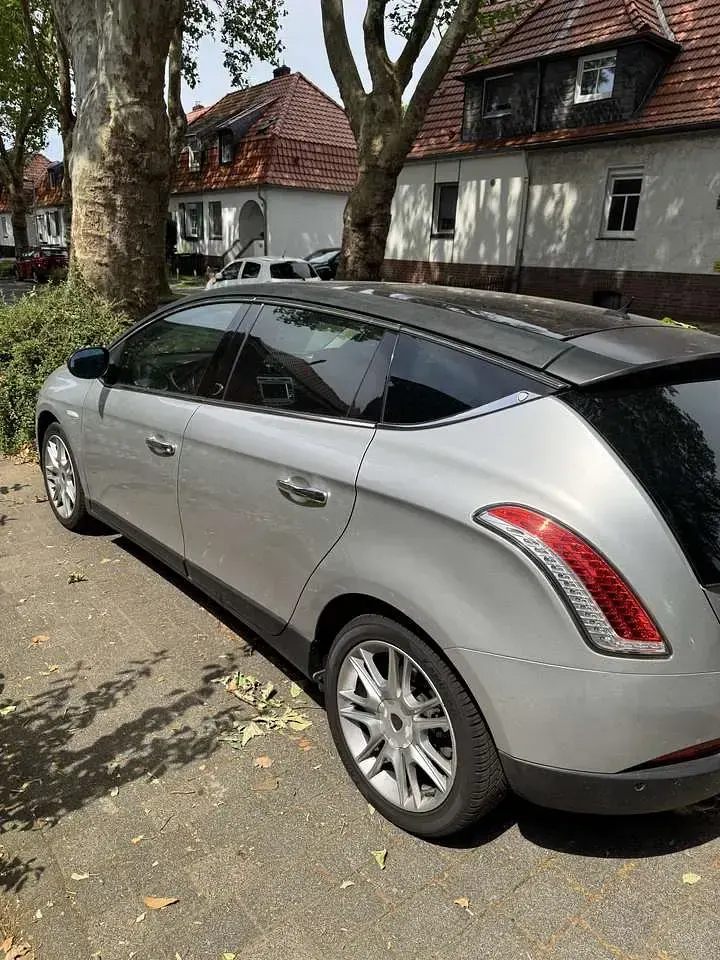 Gebraucht Lancia Delta 200 PS (147 kW) 2010 Kleinwagen