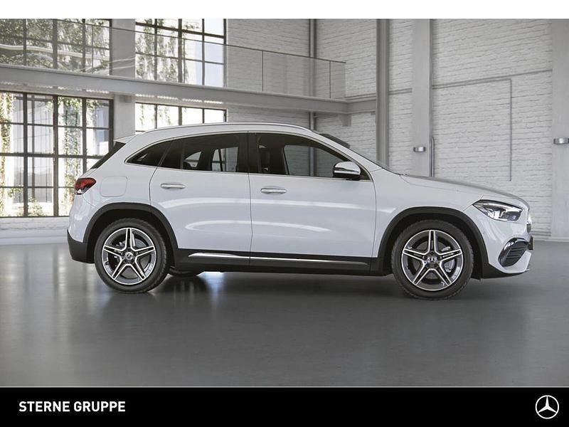 Gebraucht Mercedes GLA250 AMG 218 PS (160 kW) 2022 Unilack polarweiß SUV