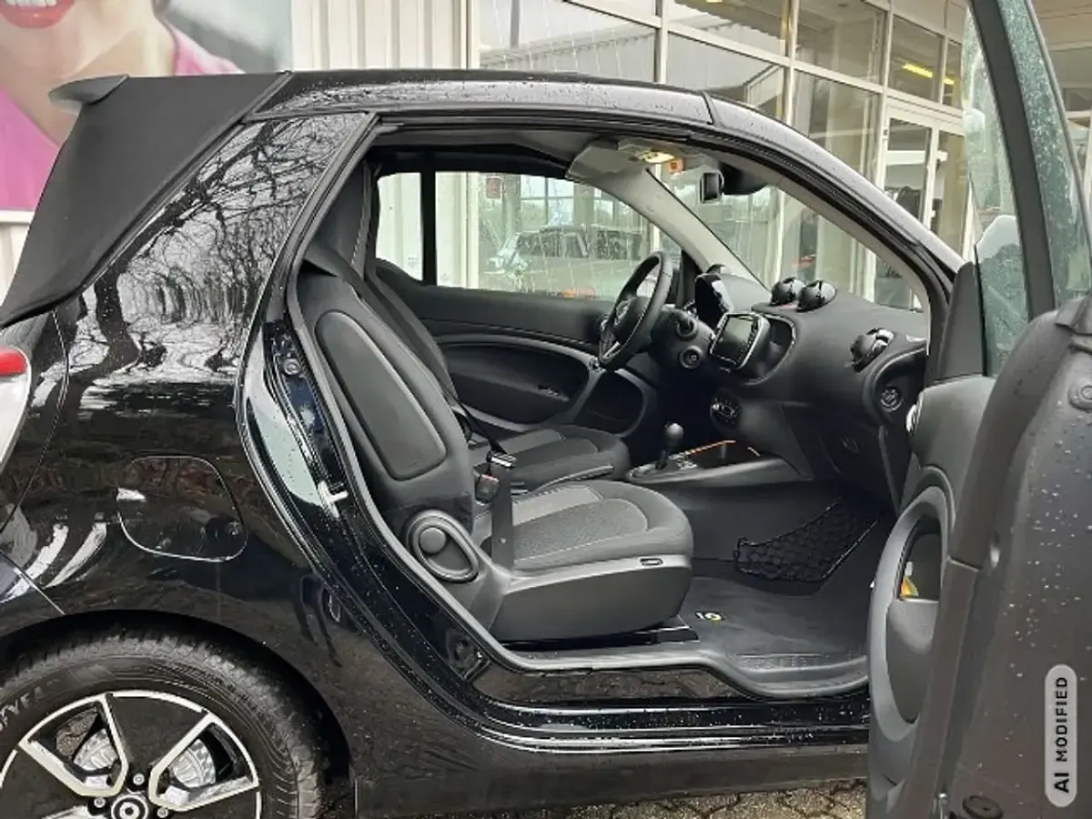 Gebraucht Smart ForTwo Electric Drive Exclusive 60 kW (82 PS) 2023 Sapphire blue Cabrio