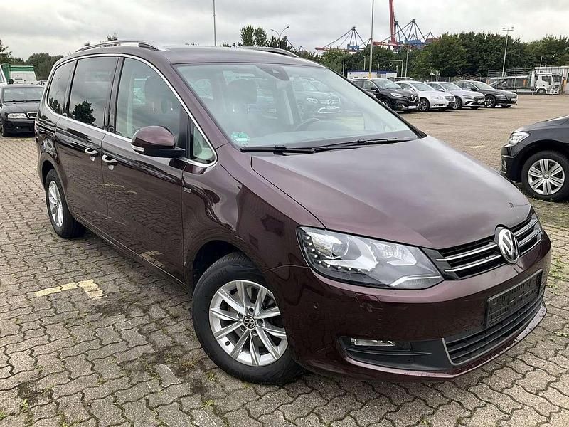 Gebraucht VW Sharan Beach 184 PS (135 kW) 2015 Crimson red metallic Van / Kleinbus