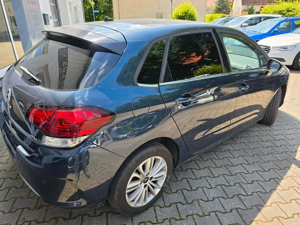 Gebraucht Citroën C4 SELECTION 131 PS (96 kW) 2015 Blau Limousine
