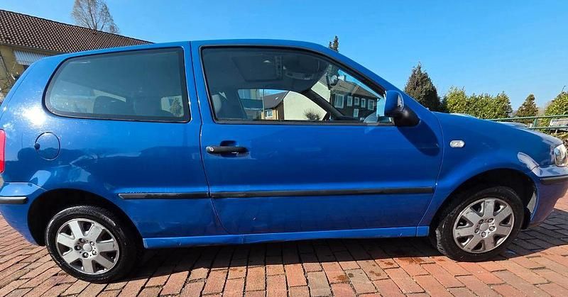 Gebraucht VW Polo Basis 50 PS (36 kW) 2000 Blau Limousine