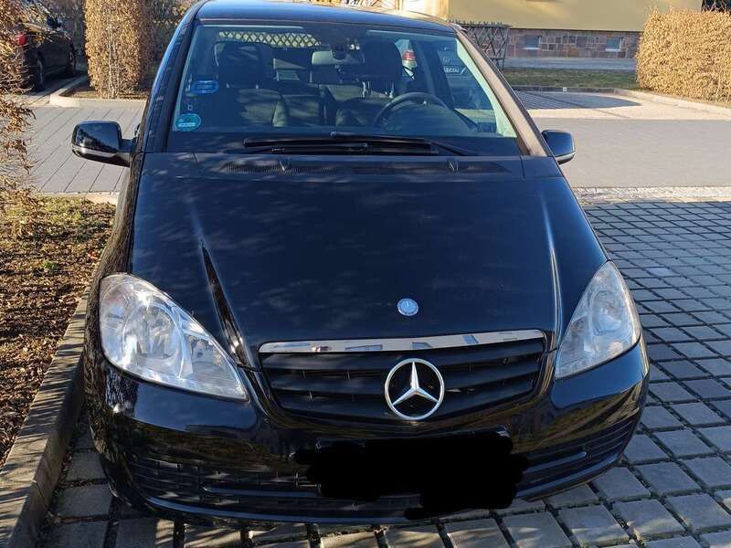 Schwarz Gebraucht 2010 Mercedes A160 Limousine | 6.000 € (Etwas zu teuer) - Bild 1/4