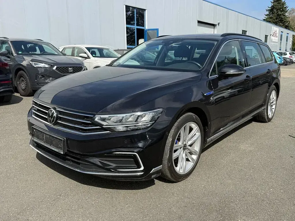 Gebraucht VW Passat 156 PS (114 kW) 2021 Schwarz Kombi