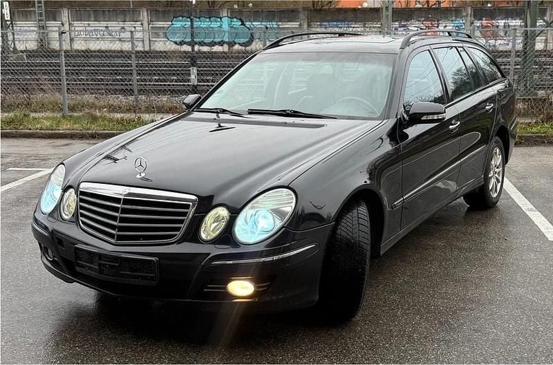Gebraucht Mercedes E220 170 PS (125 kW) 2007 Schwarz Kombi