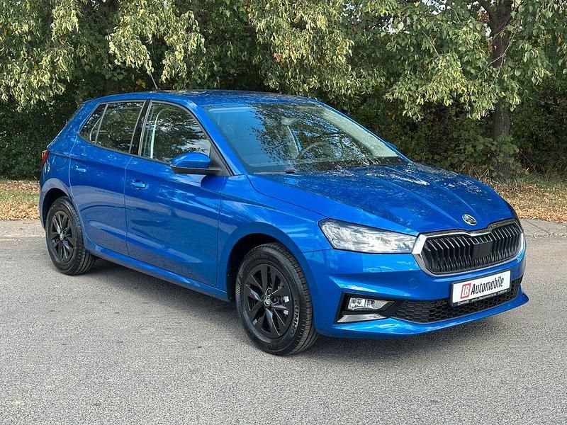 Neu Skoda 105 95 PS (69 kW) 2026 Blau Limousine